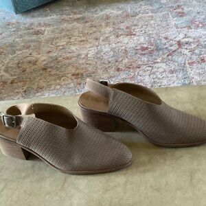 Women's Lucky brand Taupe Slingback Shoes